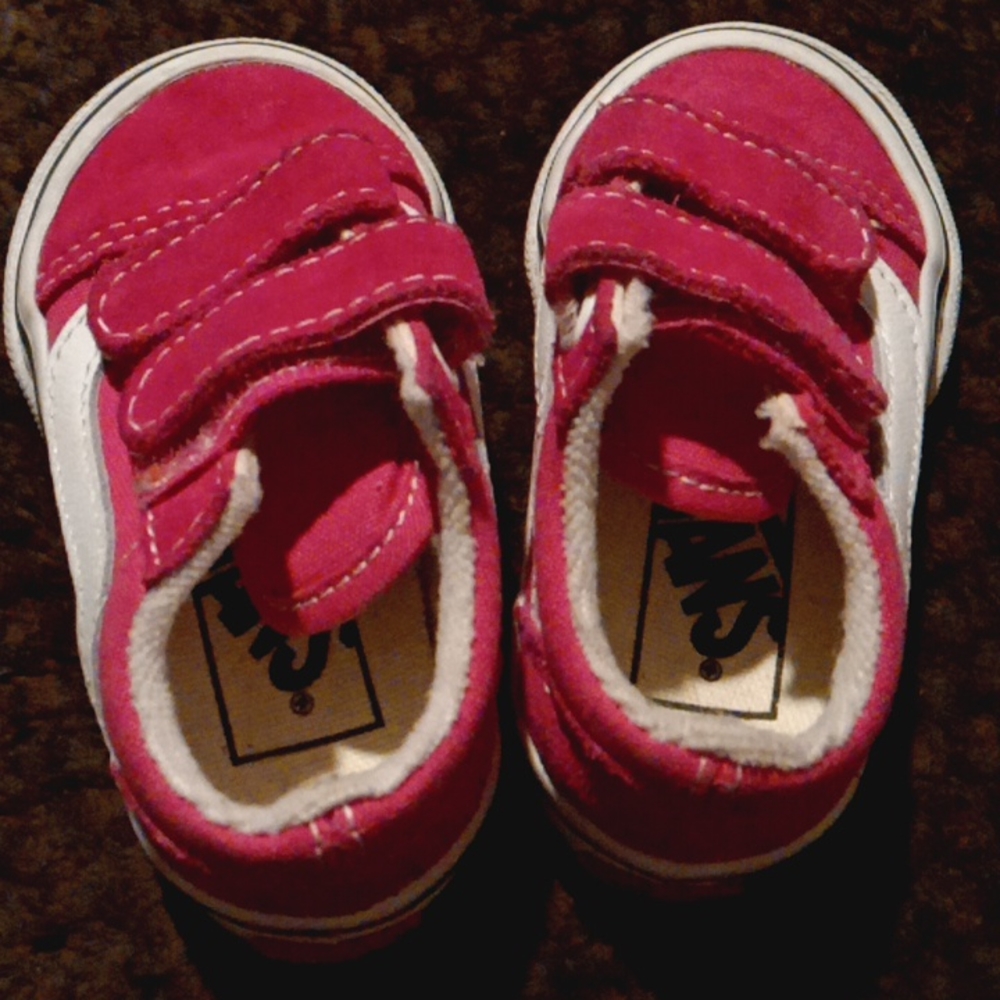 Toddlers tennis shoes